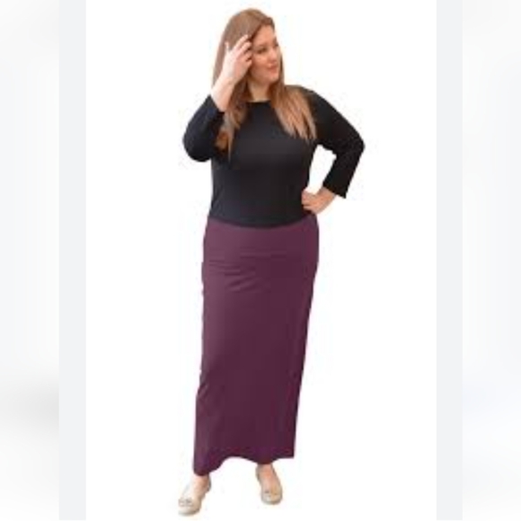 Label Be Maxi pencil Women's plus size skirt-Maroon